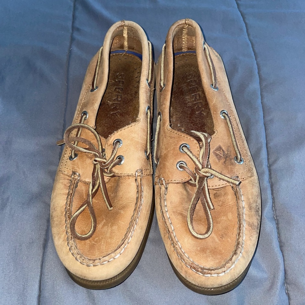Men’s Sperry boat shoes